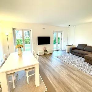 Guest Martilla Luxury & Garden Apartment
